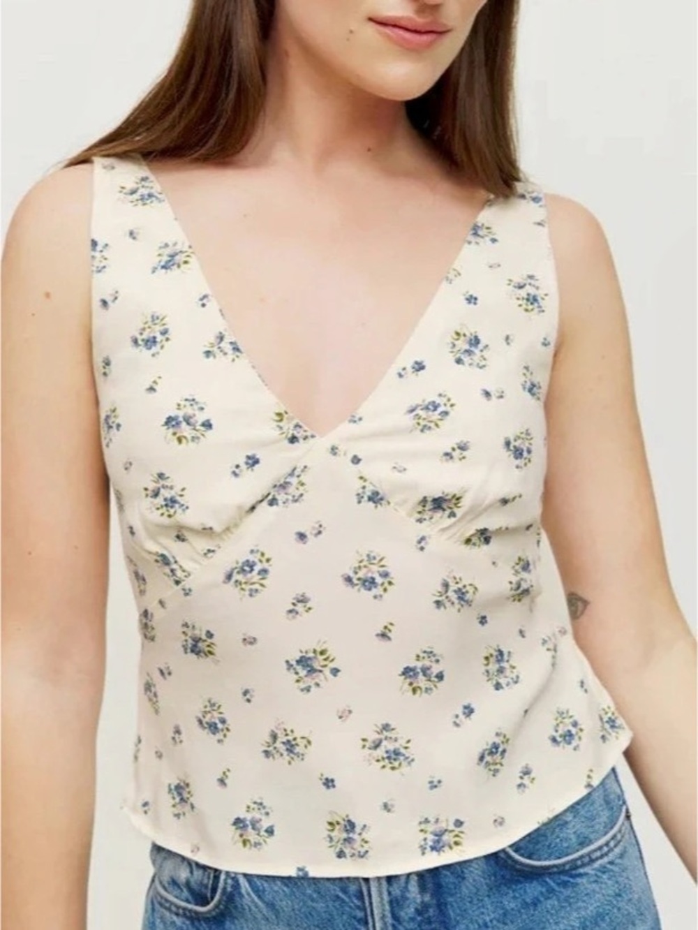 Reformation Vireo Sleeveless Ruffle-Trim Top in Blue Floral Blue Floral
